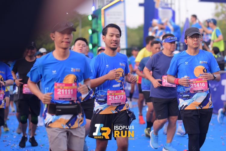 Race photo from Isoplus Run 2024 Surabaya