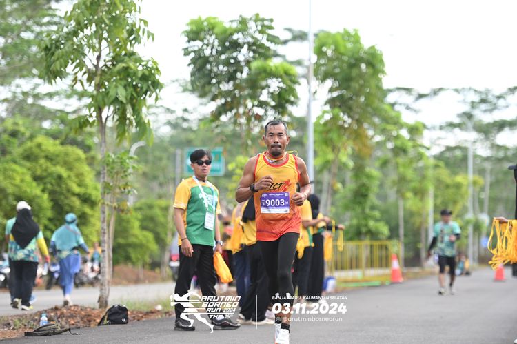 Race photo from Arutmin Borneo Run 2024