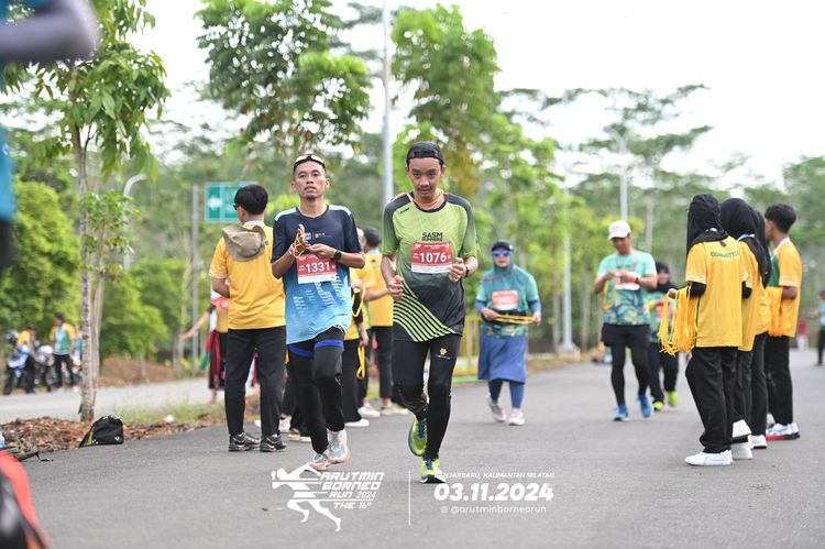 Race photo from Arutmin Borneo Run 2024