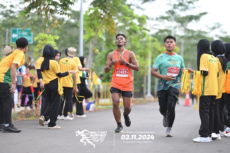 Race photo from Arutmin Borneo Run 2024