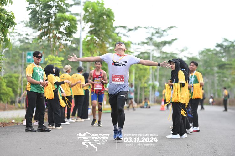 Race photo from Arutmin Borneo Run 2024