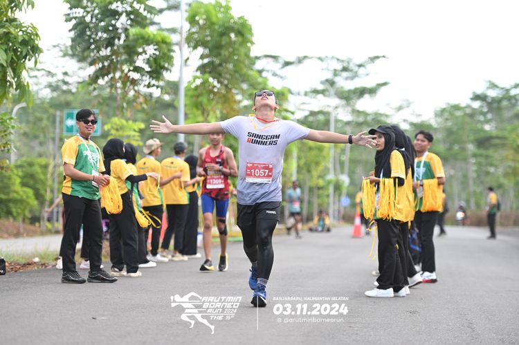 Race photo from Arutmin Borneo Run 2024