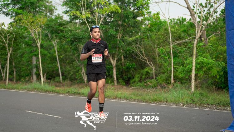 Race photo from Arutmin Borneo Run 2024