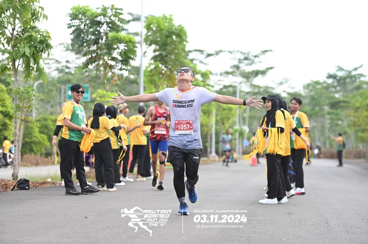 Race photo from Arutmin Borneo Run 2024