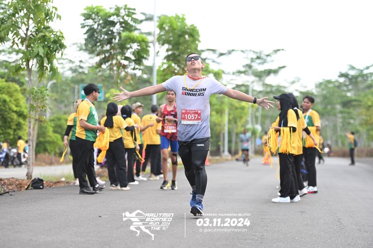 Race photo from Arutmin Borneo Run 2024