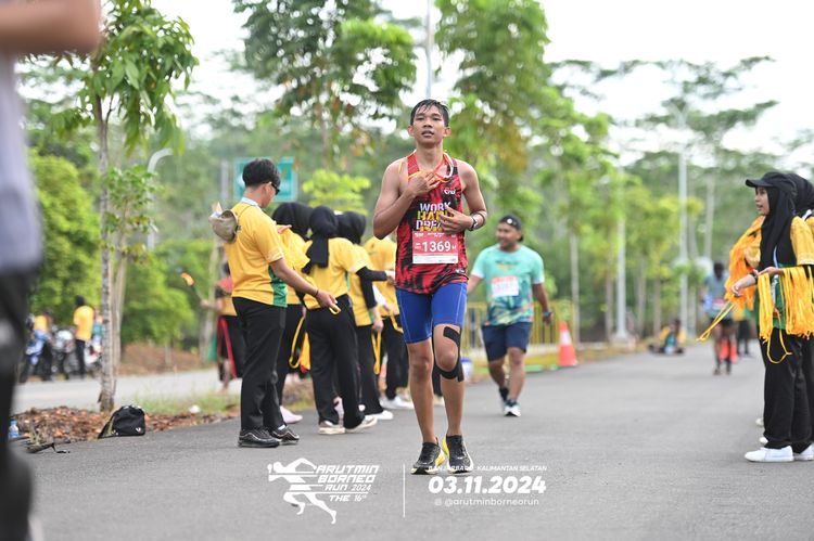 Race photo from Arutmin Borneo Run 2024