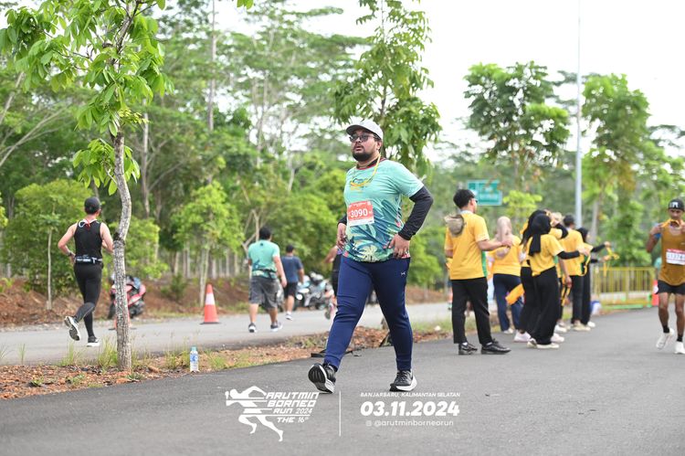 Race photo from Arutmin Borneo Run 2024
