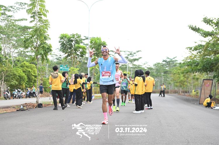 Race photo from Arutmin Borneo Run 2024