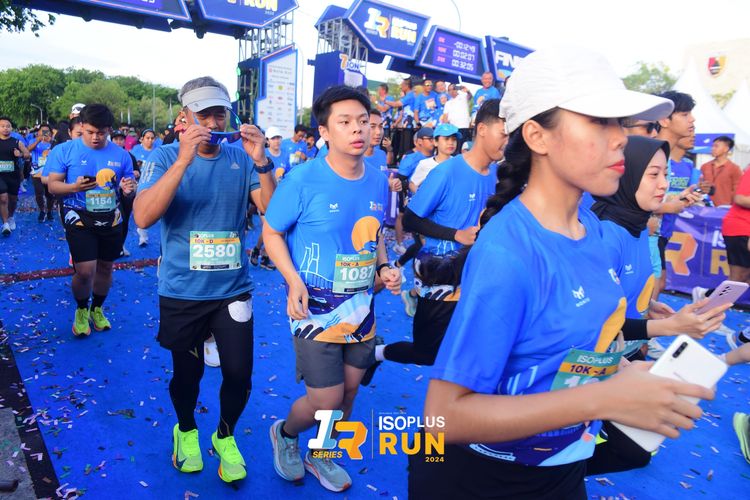 Race photo from Isoplus Run 2024 Surabaya