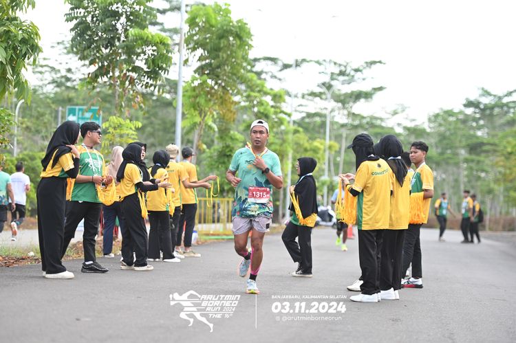 Race photo from Arutmin Borneo Run 2024