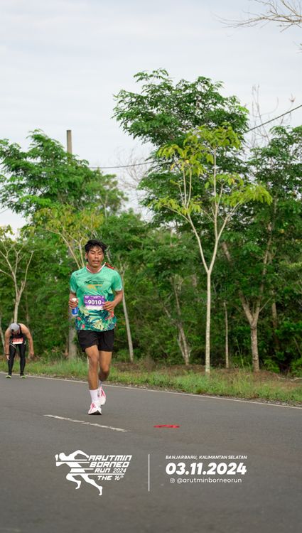 Race photo from Arutmin Borneo Run 2024