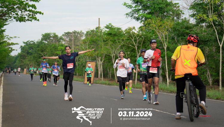 Race photo from Arutmin Borneo Run 2024