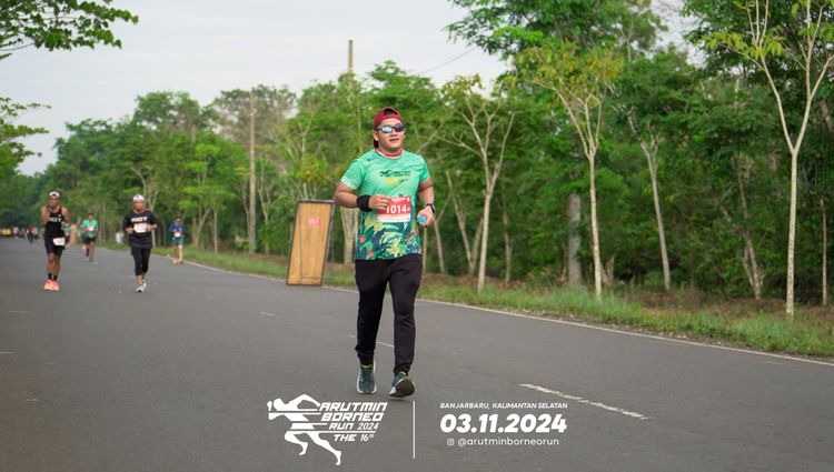 Race photo from Arutmin Borneo Run 2024