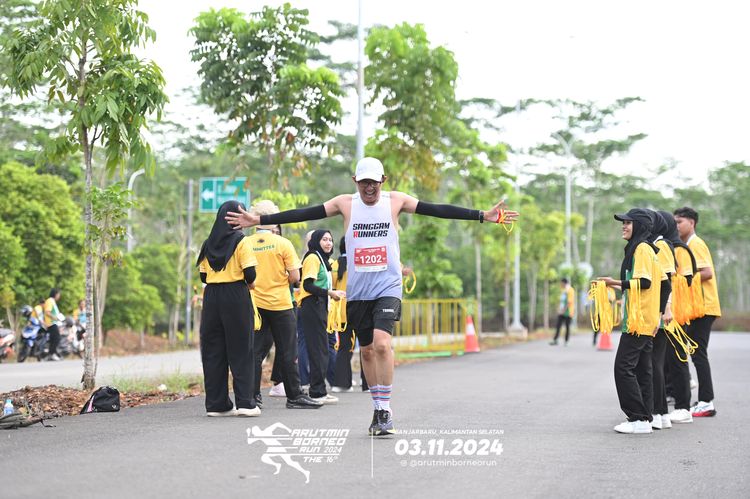 Race photo from Arutmin Borneo Run 2024