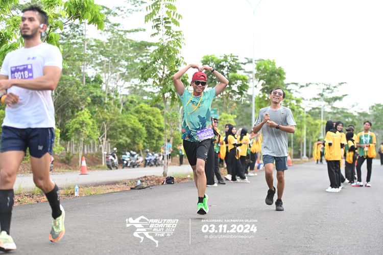 Race photo from Arutmin Borneo Run 2024