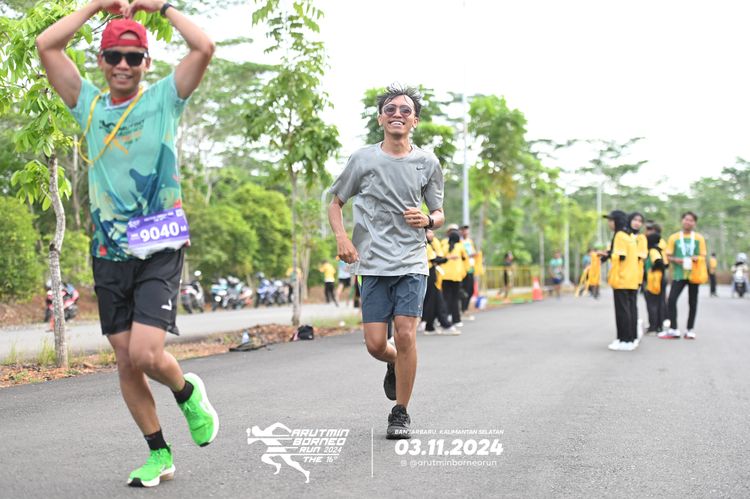 Race photo from Arutmin Borneo Run 2024