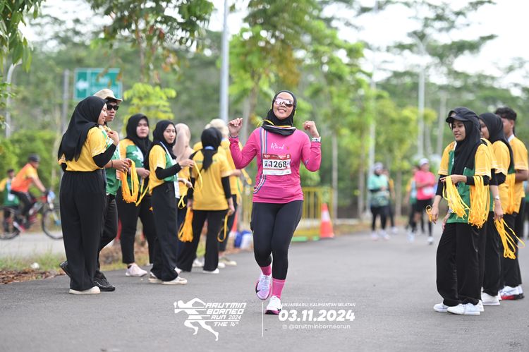 Race photo from Arutmin Borneo Run 2024