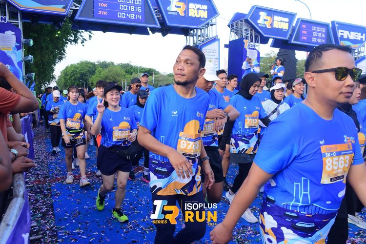 Race photo from Isoplus Run 2024 Surabaya