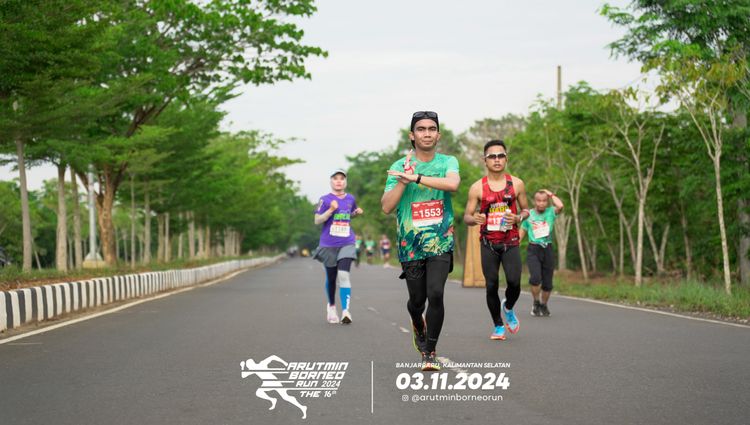 Race photo from Arutmin Borneo Run 2024