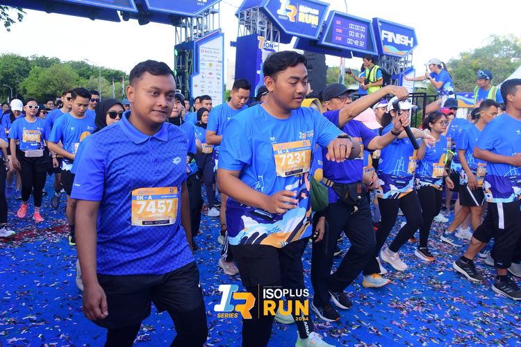 Race photo from Isoplus Run 2024 Surabaya