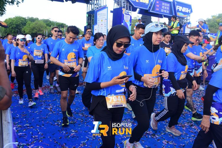 Race photo from Isoplus Run 2024 Surabaya