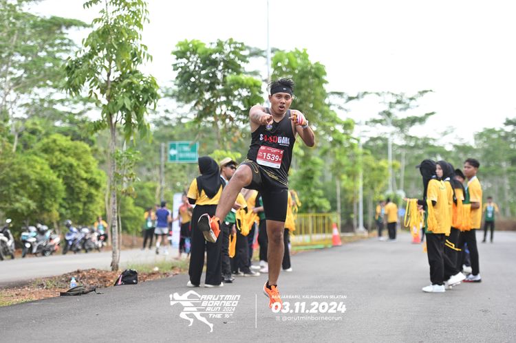 Race photo from Arutmin Borneo Run 2024