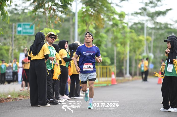 Race photo from Arutmin Borneo Run 2024