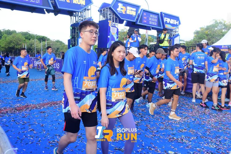 Race photo from Isoplus Run 2024 Surabaya