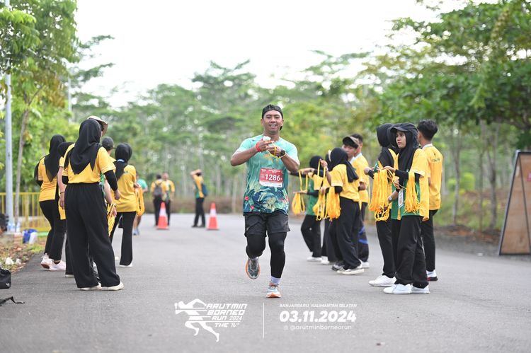 Race photo from Arutmin Borneo Run 2024