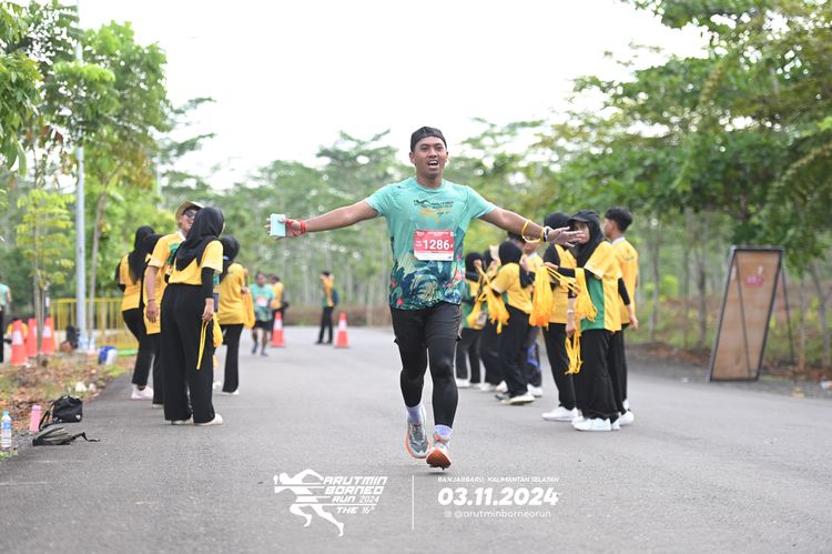 Race photo from Arutmin Borneo Run 2024