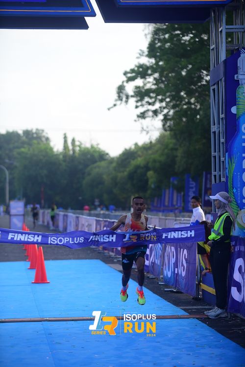 Race photo from Isoplus Run 2024 Surabaya