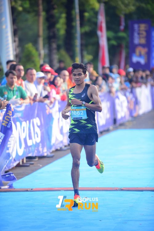 Race photo from Isoplus Run 2024 Surabaya
