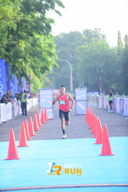 Race photo from Isoplus Run 2024 Surabaya