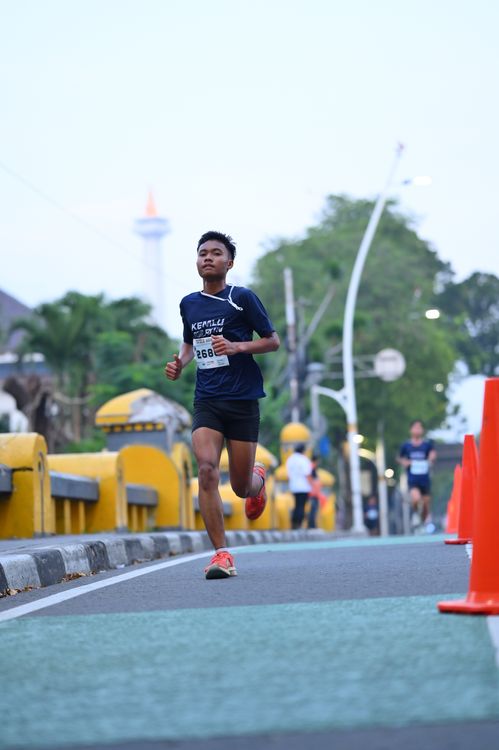 Race photo from KEMLU RUN 2025