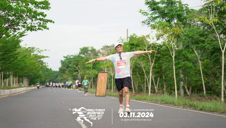 Race photo from Arutmin Borneo Run 2024