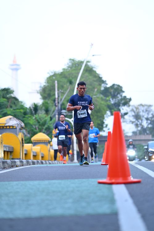 Race photo from KEMLU RUN 2025