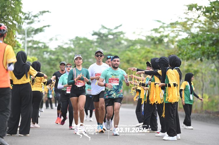 Race photo from Arutmin Borneo Run 2024