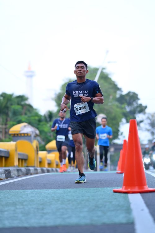 Race photo from KEMLU RUN 2025