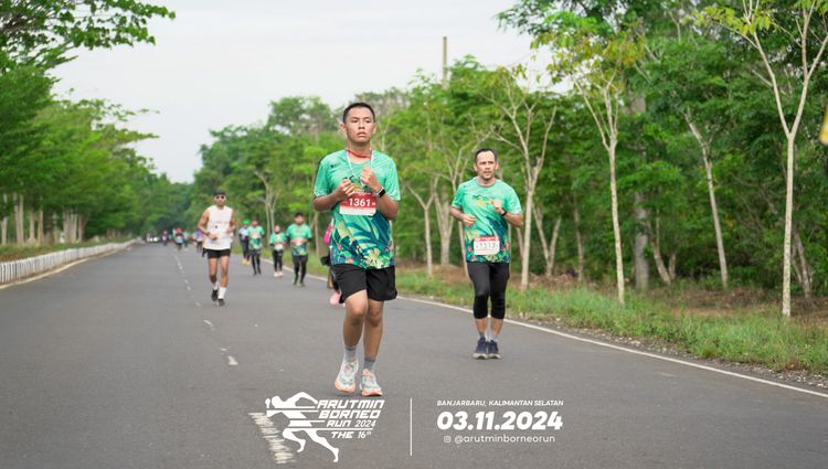Race photo from Arutmin Borneo Run 2024