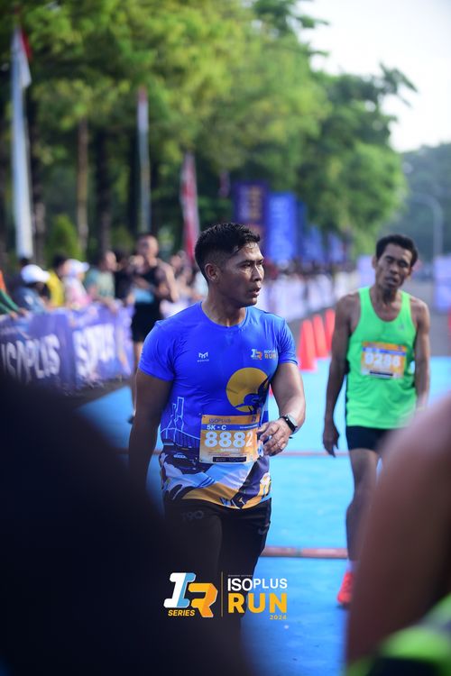 Race photo from Isoplus Run 2024 Surabaya