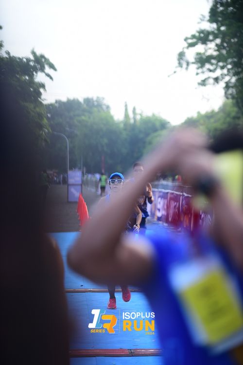 Race photo from Isoplus Run 2024 Surabaya