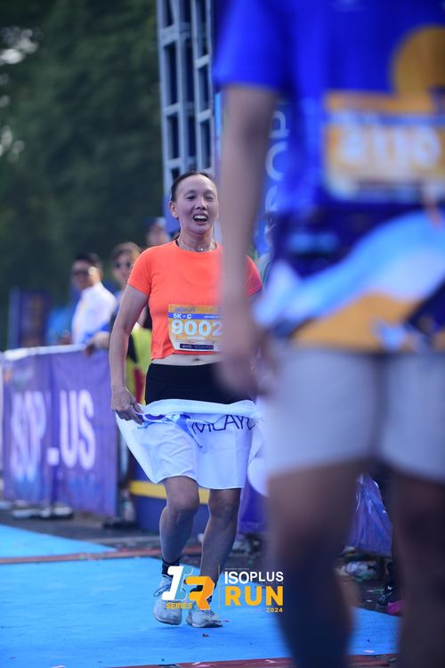 Race photo from Isoplus Run 2024 Surabaya