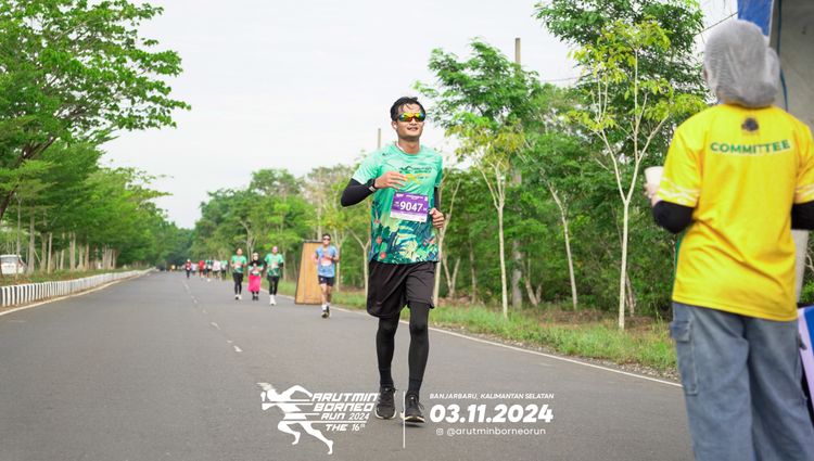 Race photo from Arutmin Borneo Run 2024