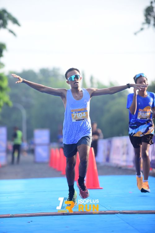 Race photo from Isoplus Run 2024 Surabaya