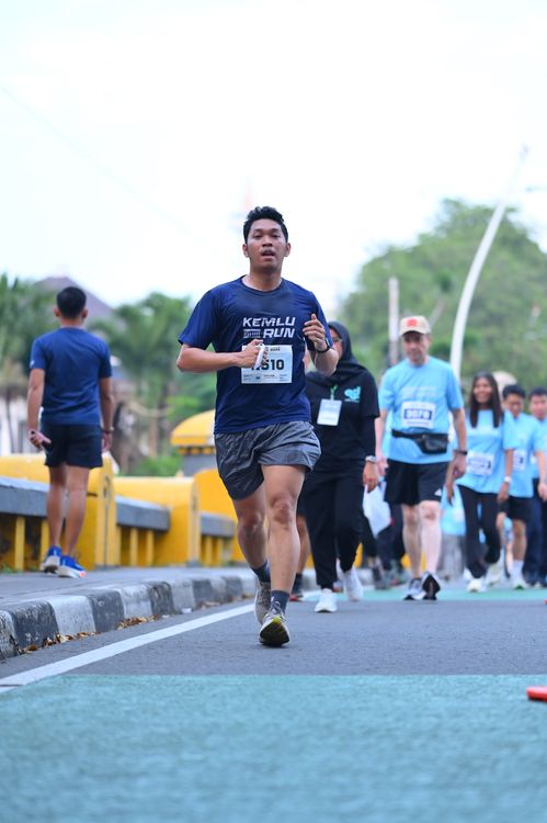Race photo from KEMLU RUN 2025