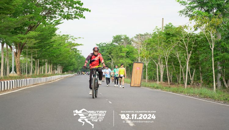 Race photo from Arutmin Borneo Run 2024