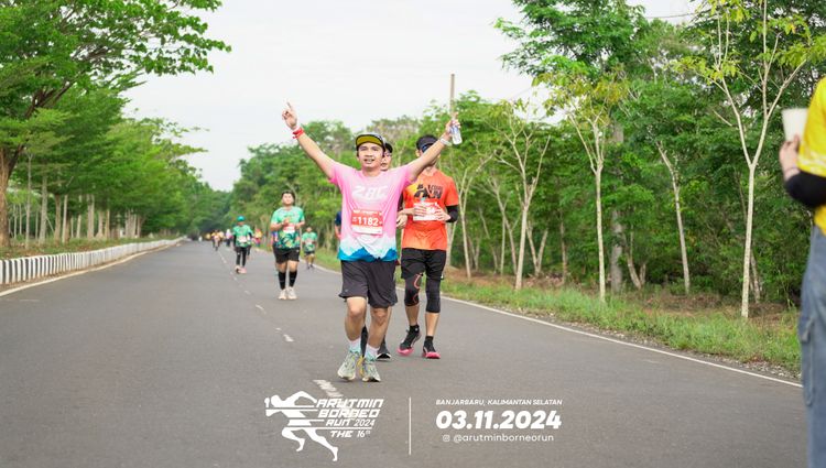 Race photo from Arutmin Borneo Run 2024