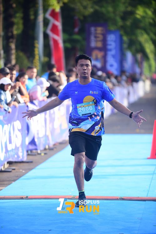 Race photo from Isoplus Run 2024 Surabaya