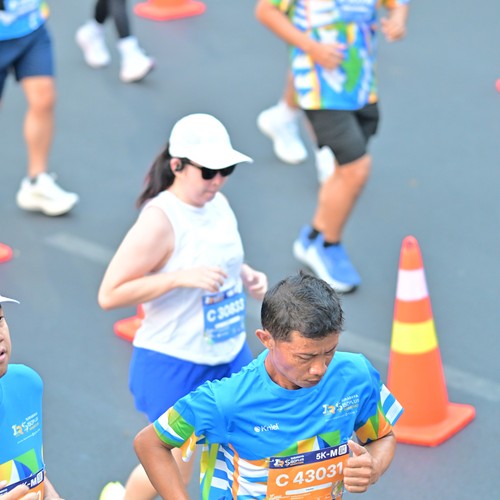 Race photo from SURABAYA ISOPLUS MARATHON 2026