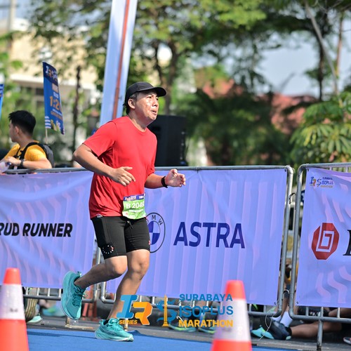 Race photo from SURABAYA ISOPLUS MARATHON 2026